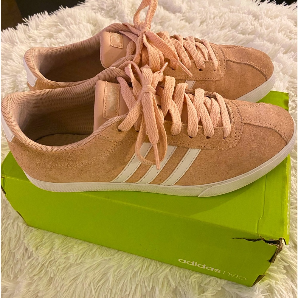 Women’s Adidas pink